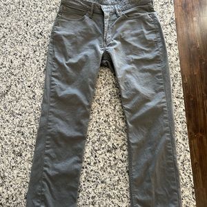Levi’s Men’s 511 34x32 slim straight fit lightly worn